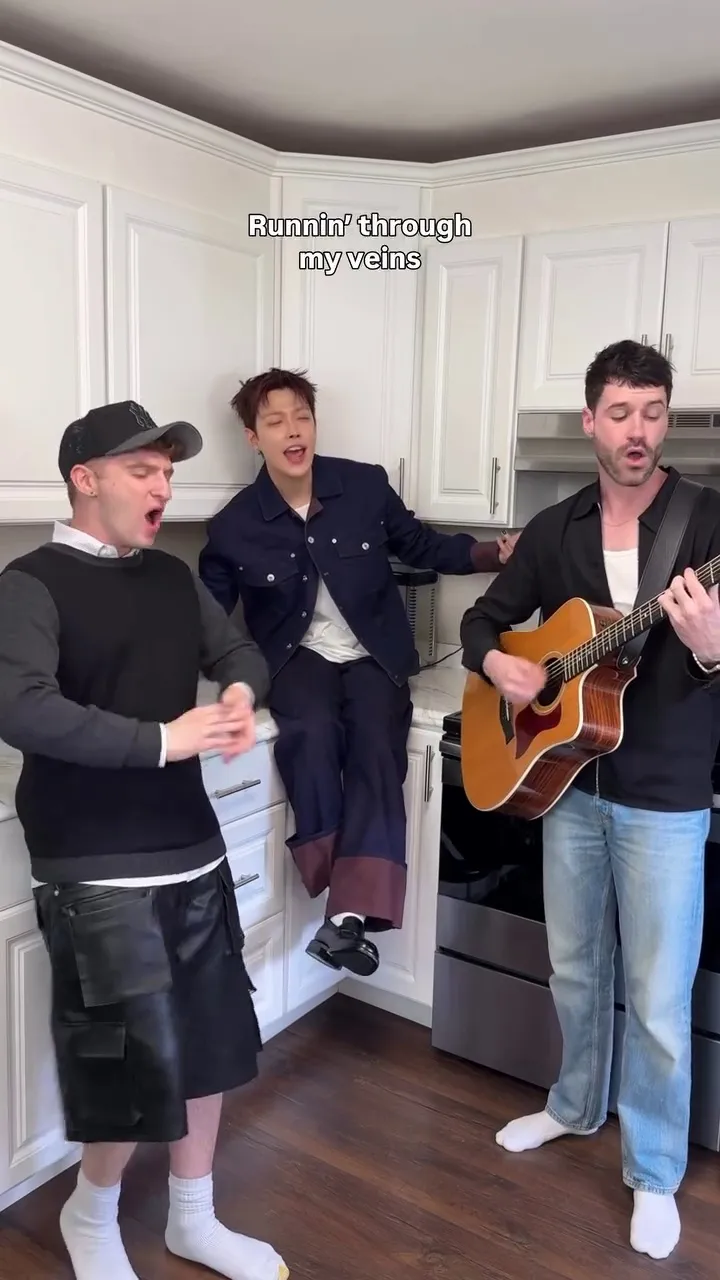 ATEEZ, bạn, hứng khởi, phấn khích, âm nhạc