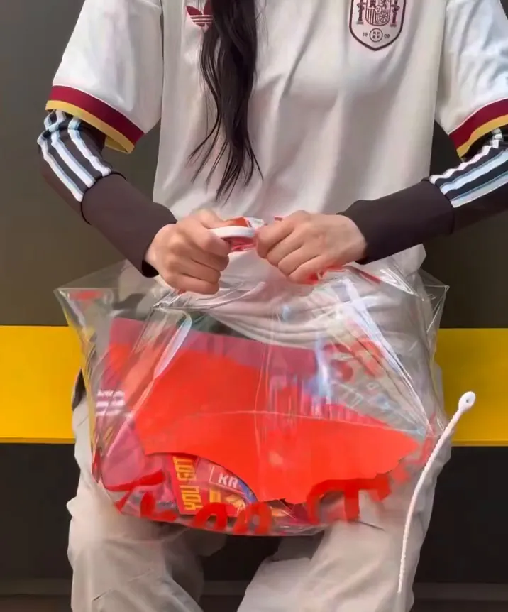 Oh Hayoung, Apink, World Cup, adidas, jersey