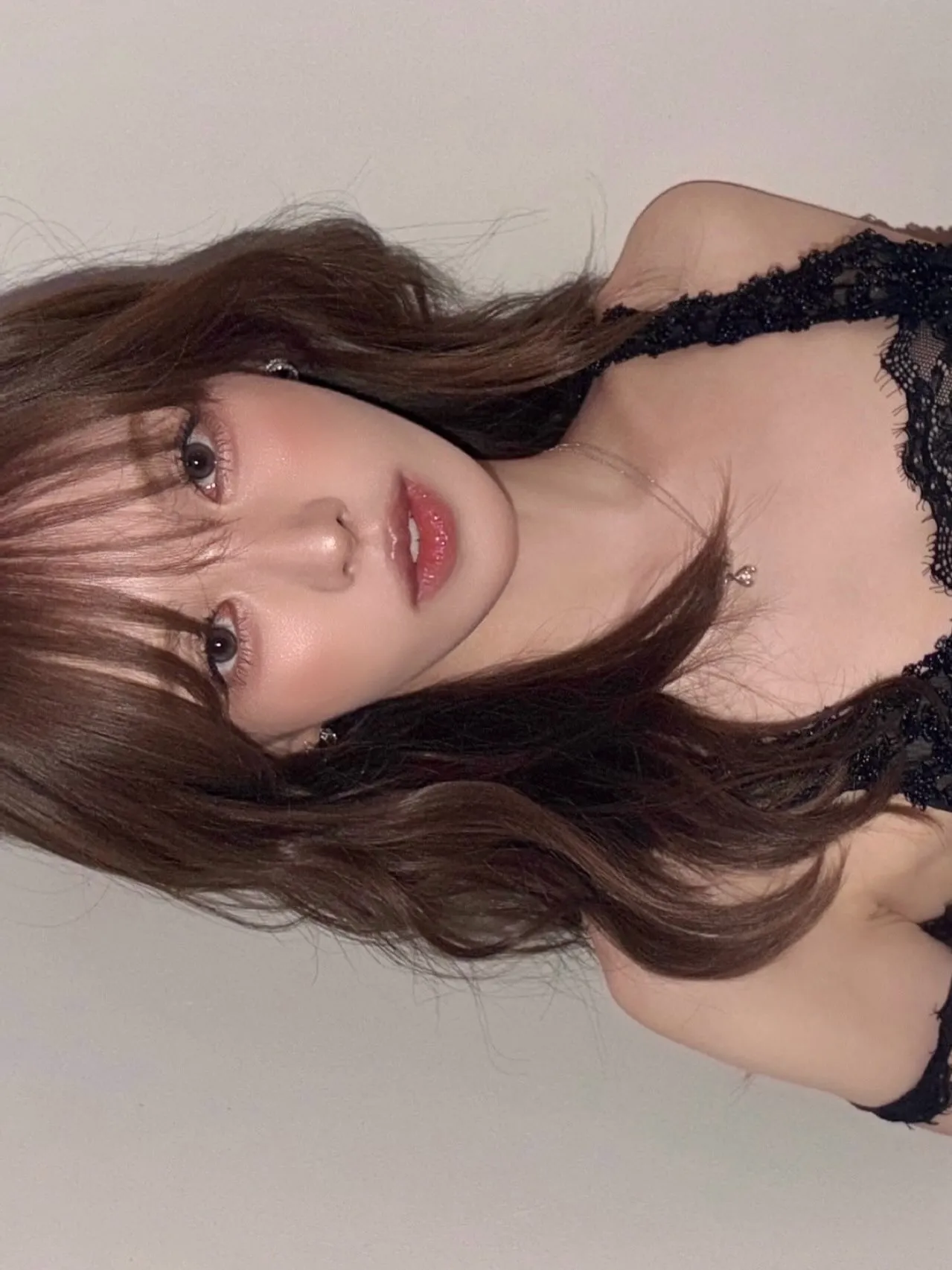 Wendy, Red Velvet, monotone, vibe, 2026
