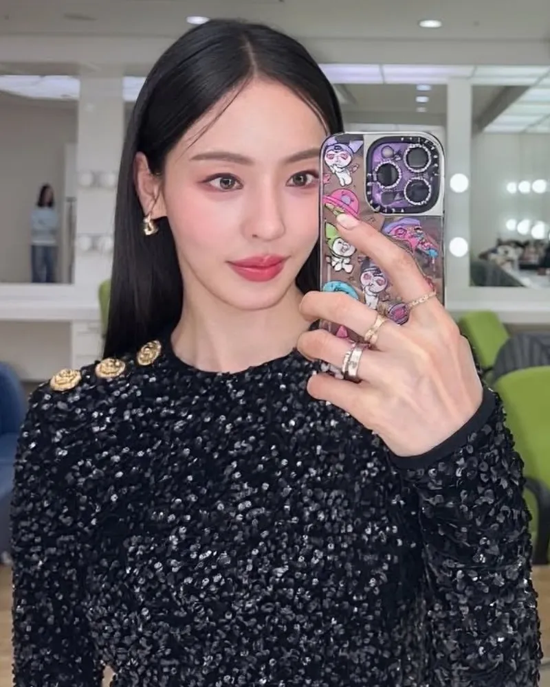 Lee Da-hee, a própria elegância… selfie de 'princesa de conto de fadas'