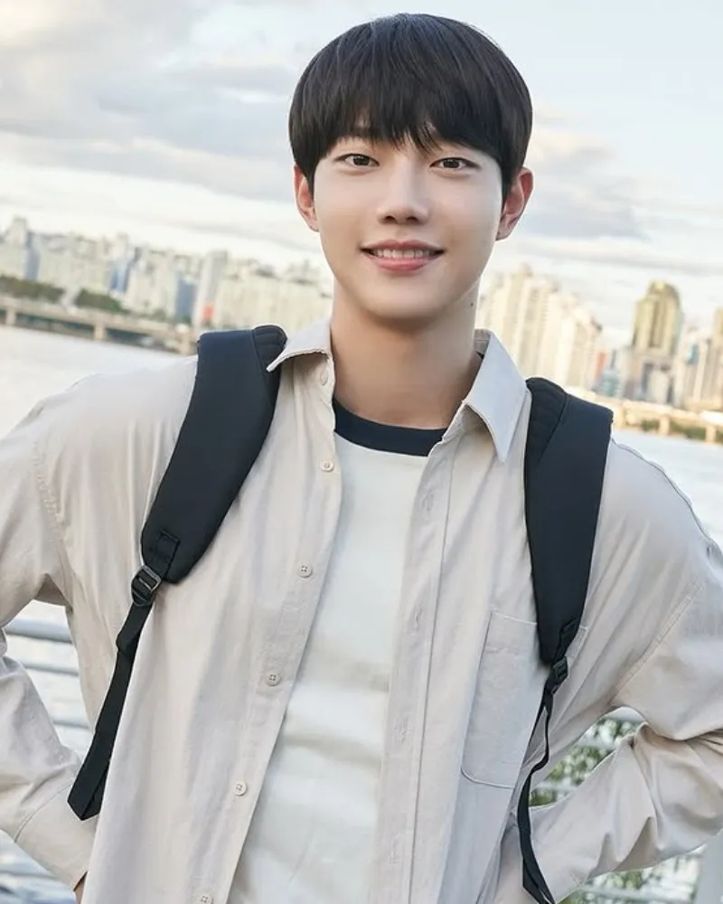 '스프링 피버' 조준영, 월요병 타파시켜 줄 '현실 고딩미'