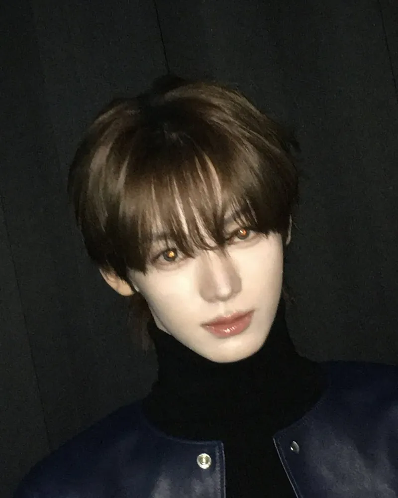 還以為是吸血鬼…TWS 韓鎮，比白雪公主還白的肌膚搶鏡