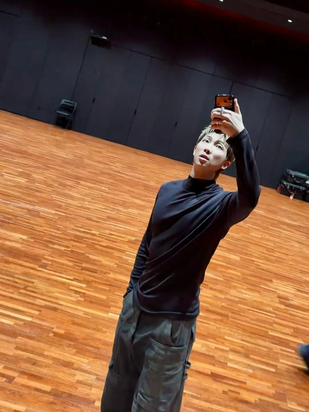 BTS, RM, interação, Instagram, BTS, comeback, Arirang, Gwanghwamun, Gyeongbokgung