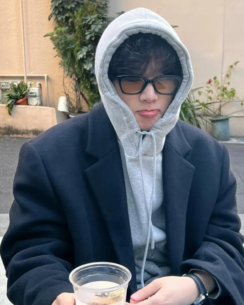 '학폭 논란' 김동희, '연예계 복귀' 앞두고 근황 공개…도쿄서 포착