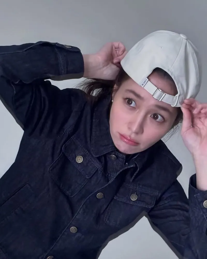 「43歲」李珉廷，真的是兩個孩子的媽媽嗎？…外貌宛如「大學生」