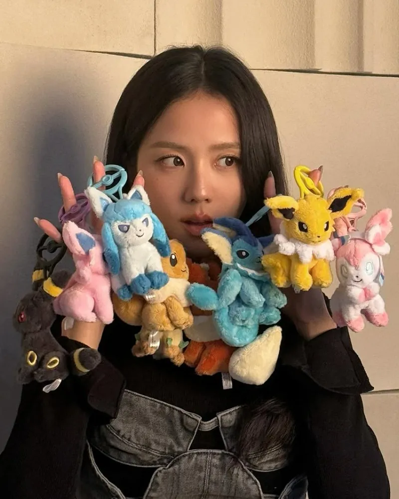 Jisoo, do BLACKPINK: Eevee, de Pokémon, está com tudo… fofura igualzinha