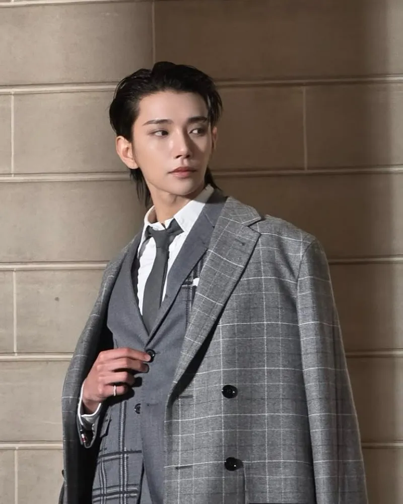 SEVENTEEN ジョシュア、御曹司感たっぷり…気品あふれるオーラ