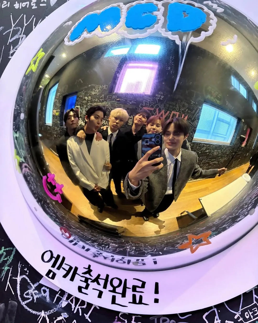 AB6IX, 이대휘, 인스타그램, 아이돌, 워너원, 황민현, 윤지성, 배진영, 박우진, 김재환, 하성운