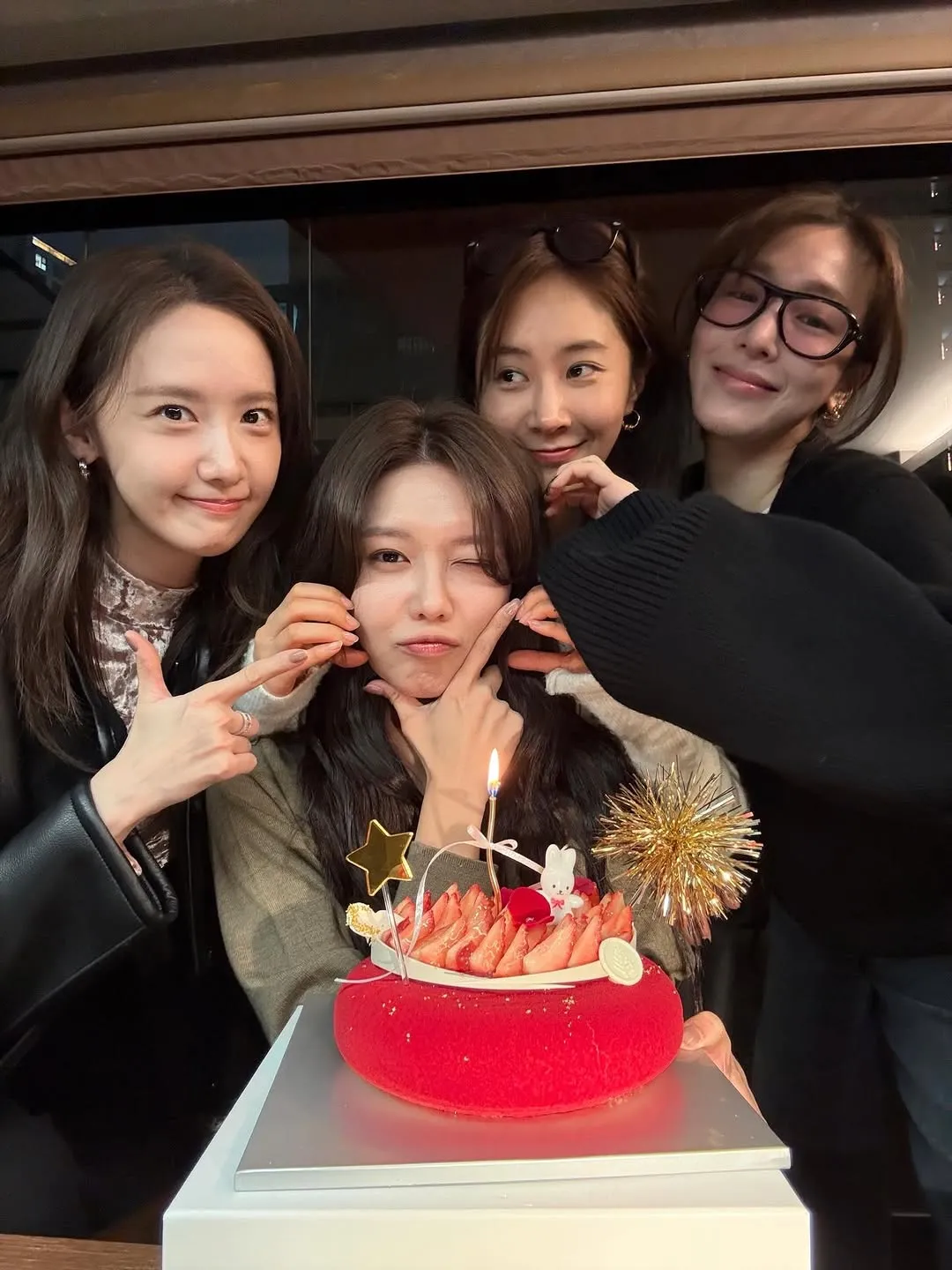 โซนยอชิแด, ซูยอง, วันเกิด, อินสตาแกรม, ไอดอลไอ, มิตรภาพ