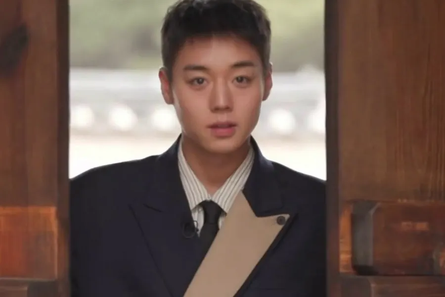 ¡Llegó Danjong! 'You Quiz' revela impactantes stills de Park Jihoon de 'El hombre que vive con el rey'