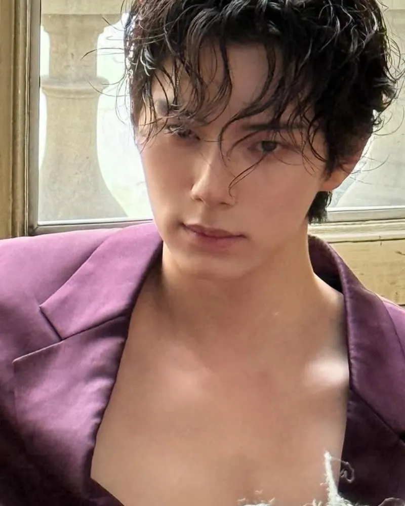 "Tápate bien": Lee Chae-min luce como una escultura en el detrás de cámaras de GQ