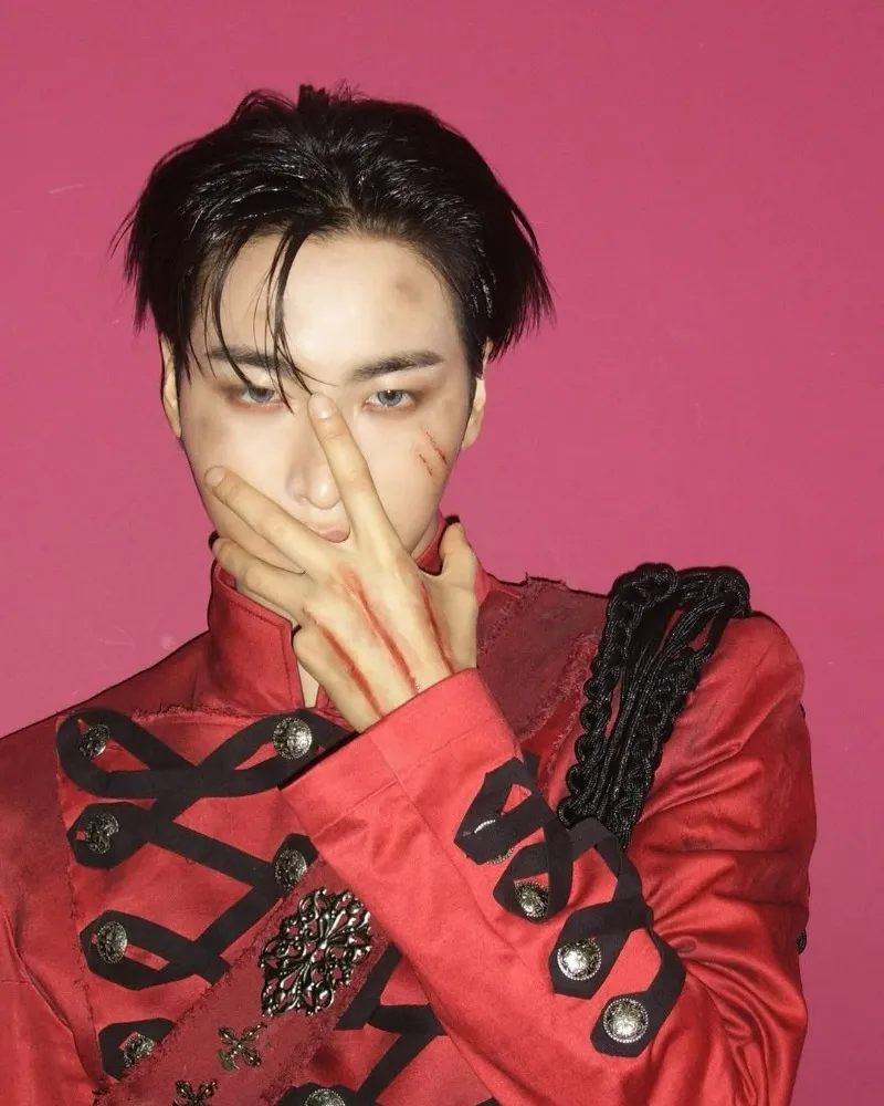 ATEEZ 星化，致命眼神…攝影感十足的魅力惹人注目