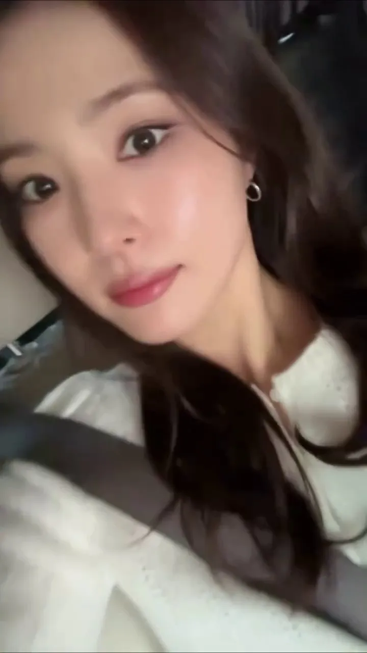 Shin Se-kyung, Instagram, Canção da Esperança do Meio-Dia, Kim Shin-young, Atriz