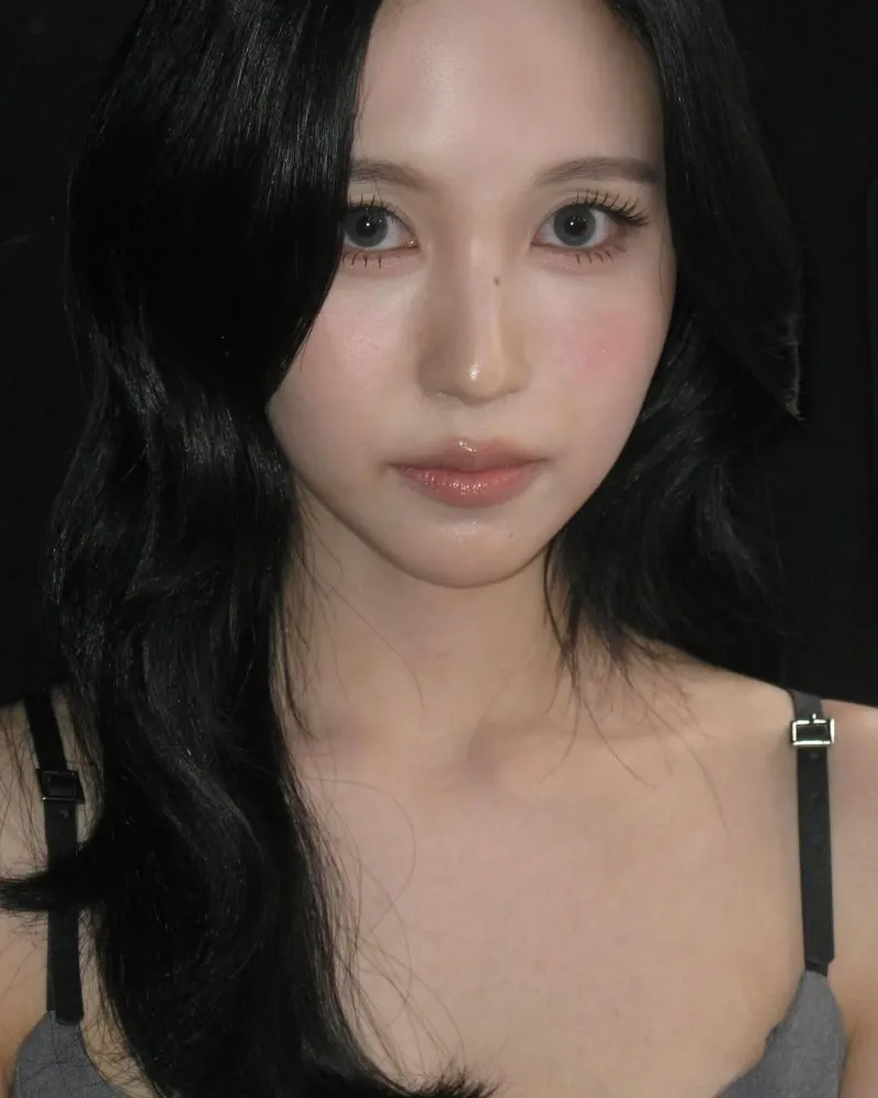 Mina (TWICE), ảnh cận mặt cũng không dìm được nhan sắc… vẻ đẹp thanh thuần