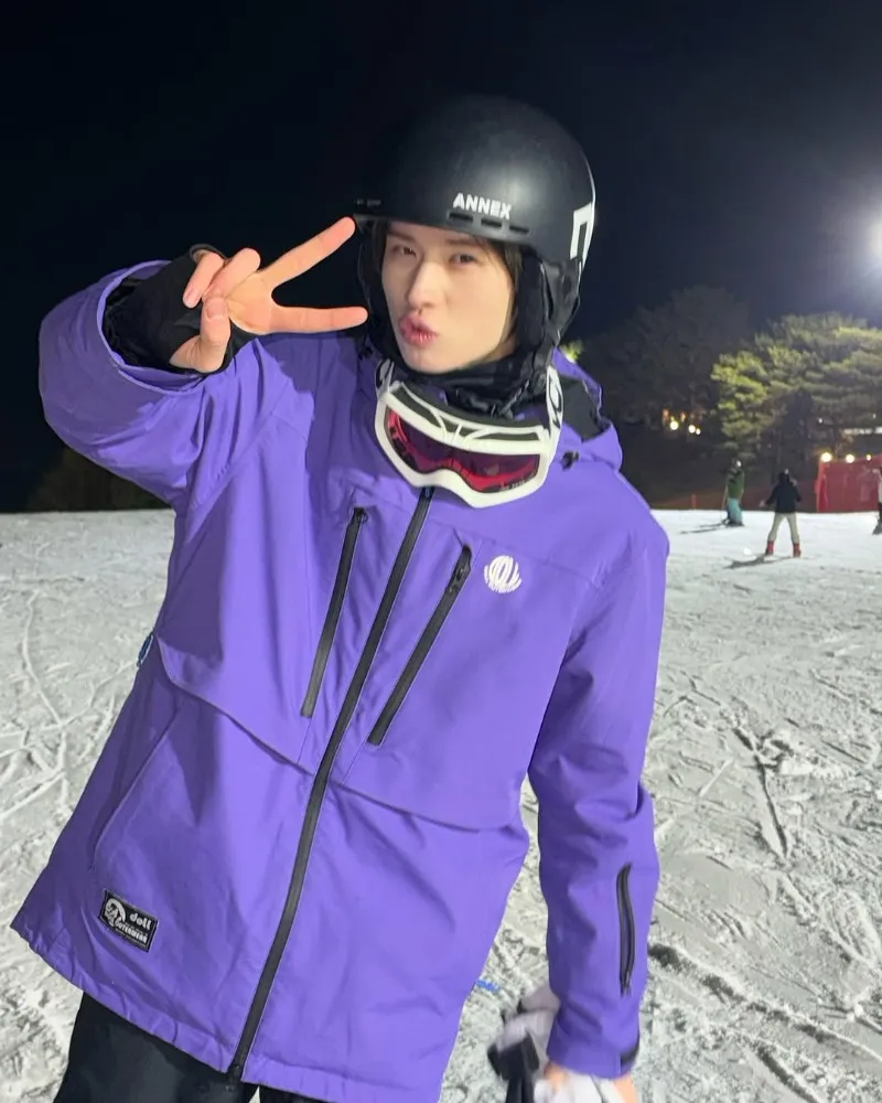 Idol Spotted on the Slopes — TWS’s Kyungmin Shares Cute Ski Poses