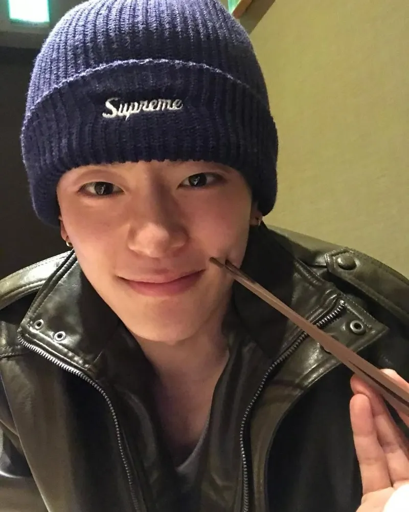 VERIVERY 姜旻，果然是「男友照」大師——「以為是在餐廳約會」