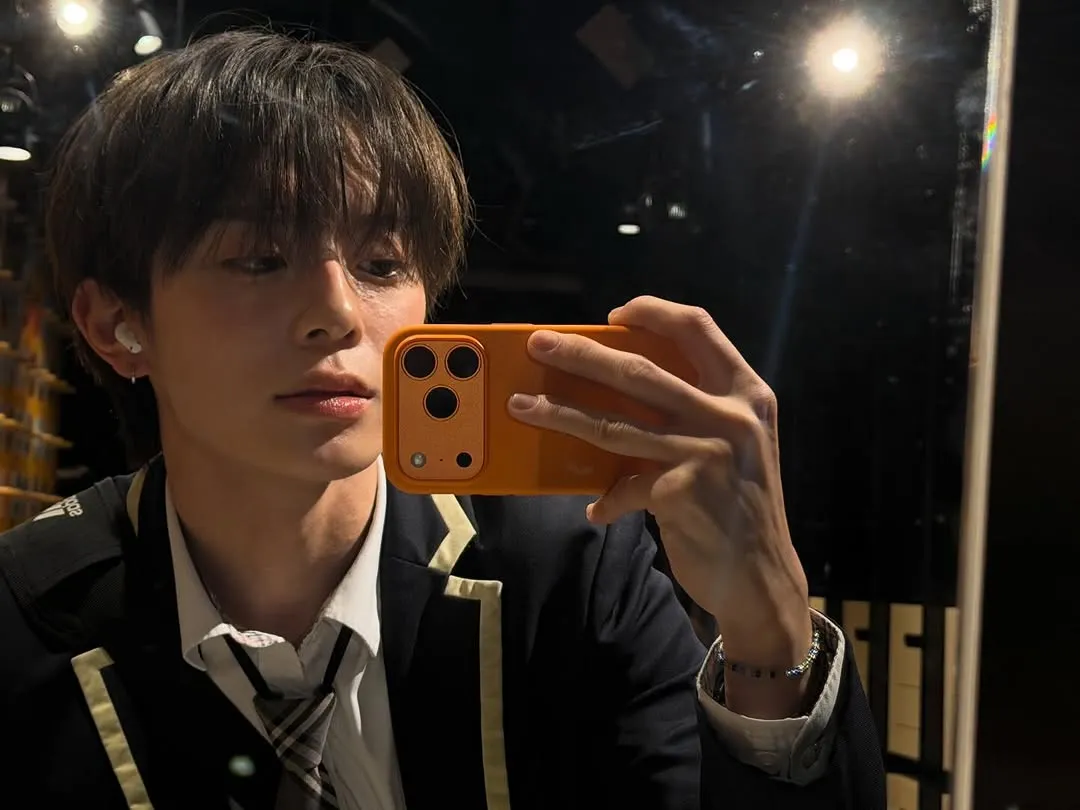 VERIVERY, 姜旻, 偶像, Instagram, Jump Boy LIVE, 校服