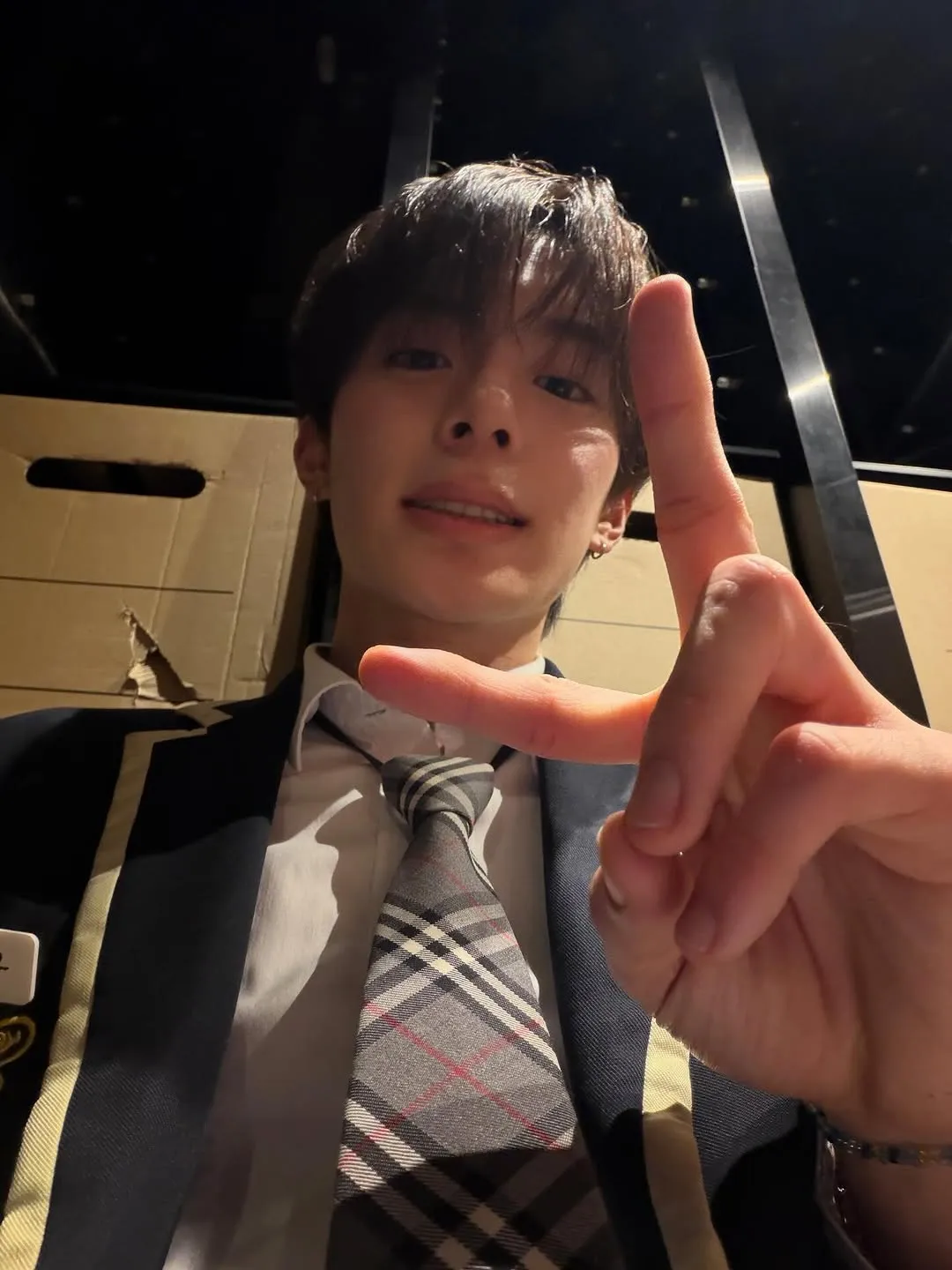 VERIVERY, 姜旻, 偶像, Instagram, Jump Boy LIVE, 校服