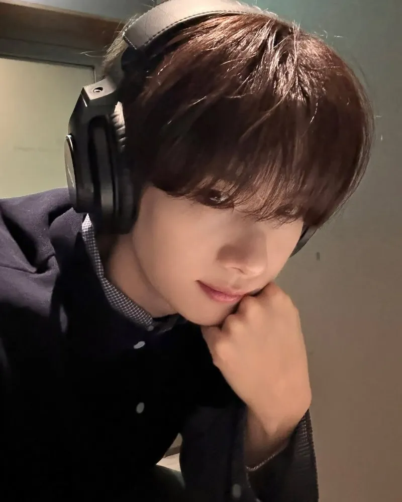 TWS 영재, 헤드셋 쓰고 '온미남' 비주얼…고급미 폭발