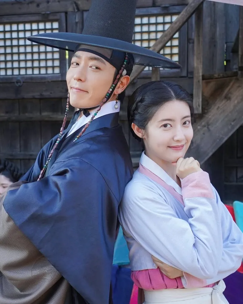 'Participação especial' Kim Jae-wook posa em clique acolhedor com Nam Ji-hyun... 'Queremos vê-los juntos na mesma produção'