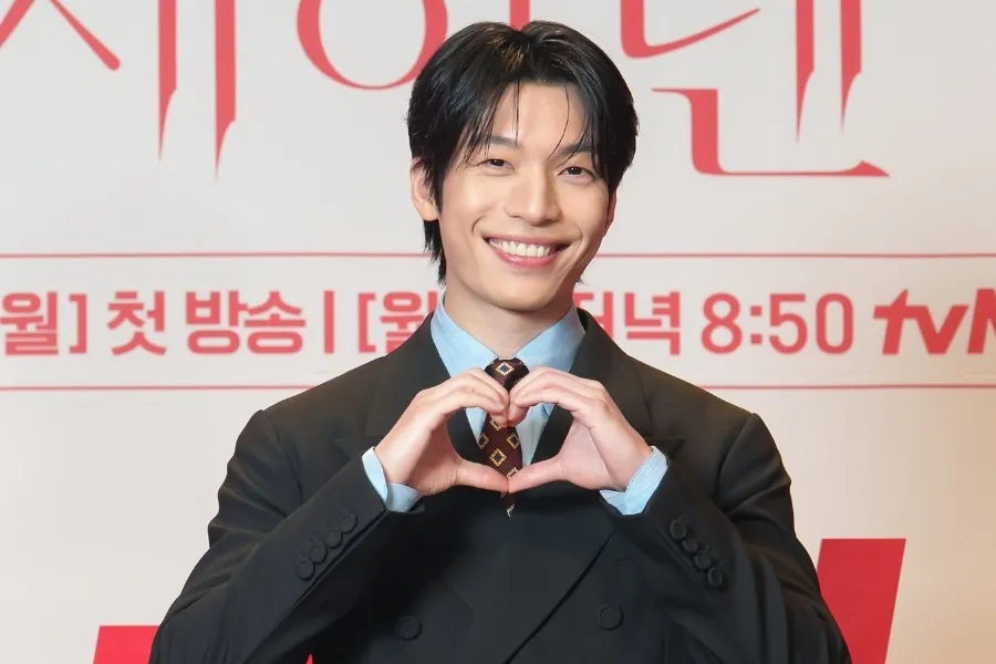 'Seiren' Wi Ha-joon lê o roteiro de uma vez só: "Fiquei totalmente imerso"