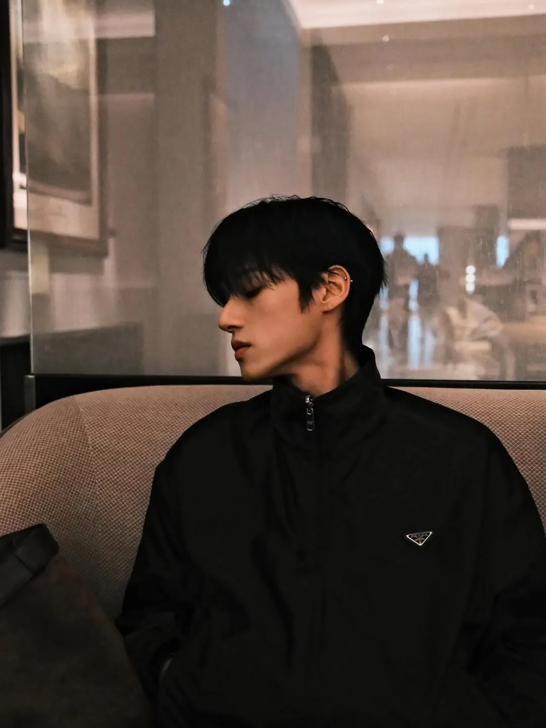 เอทีซ, อูยอง, พราด้า, แฟชั่น, ไอดอล