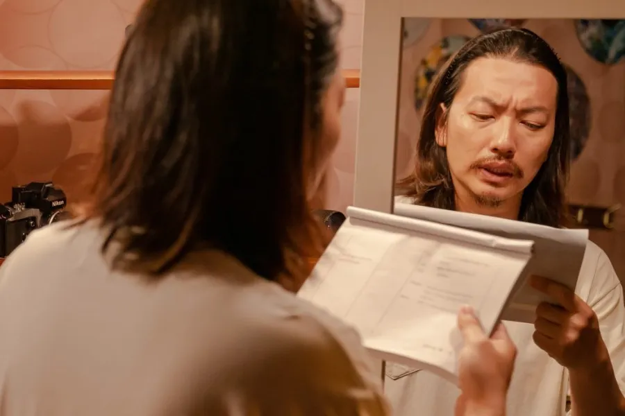 '장발 변신' 이동휘, 과몰입 열연…'메소드 연기' 3월 18일 개봉