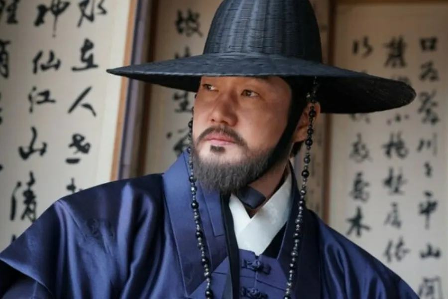 'Com o sucesso de O Homem que Vive com o Rei', Yoo Ji-tae vai ao 'Nightline' e revela bastidores de Han Myeong-hoe