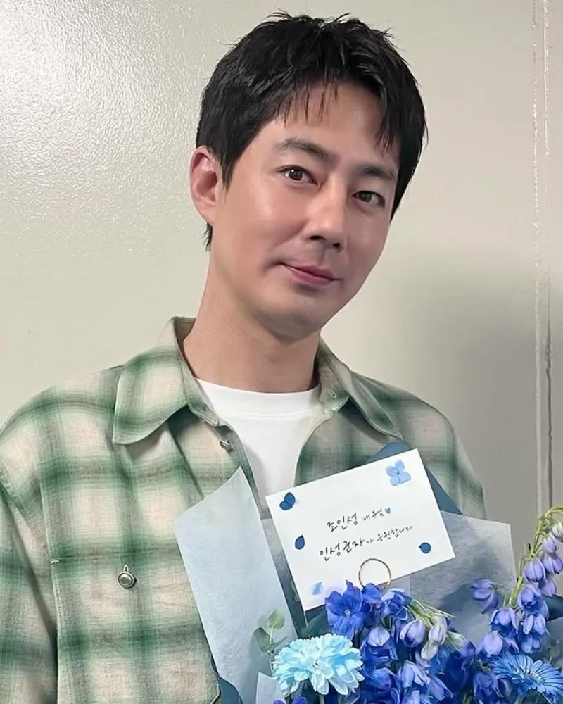 《HUMINT》趙寅成，寵粉認證，比花還耀眼的顏值