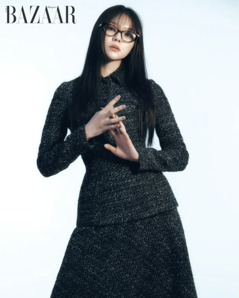 [Fotos] Esom calienta motores como abogada en 'Phantom Lawyer'