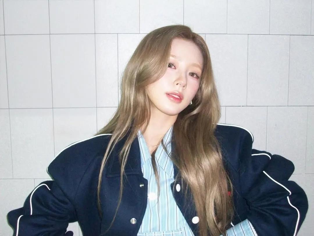 (G)I-DLE, Miyeon, moda, Barbie, Mono