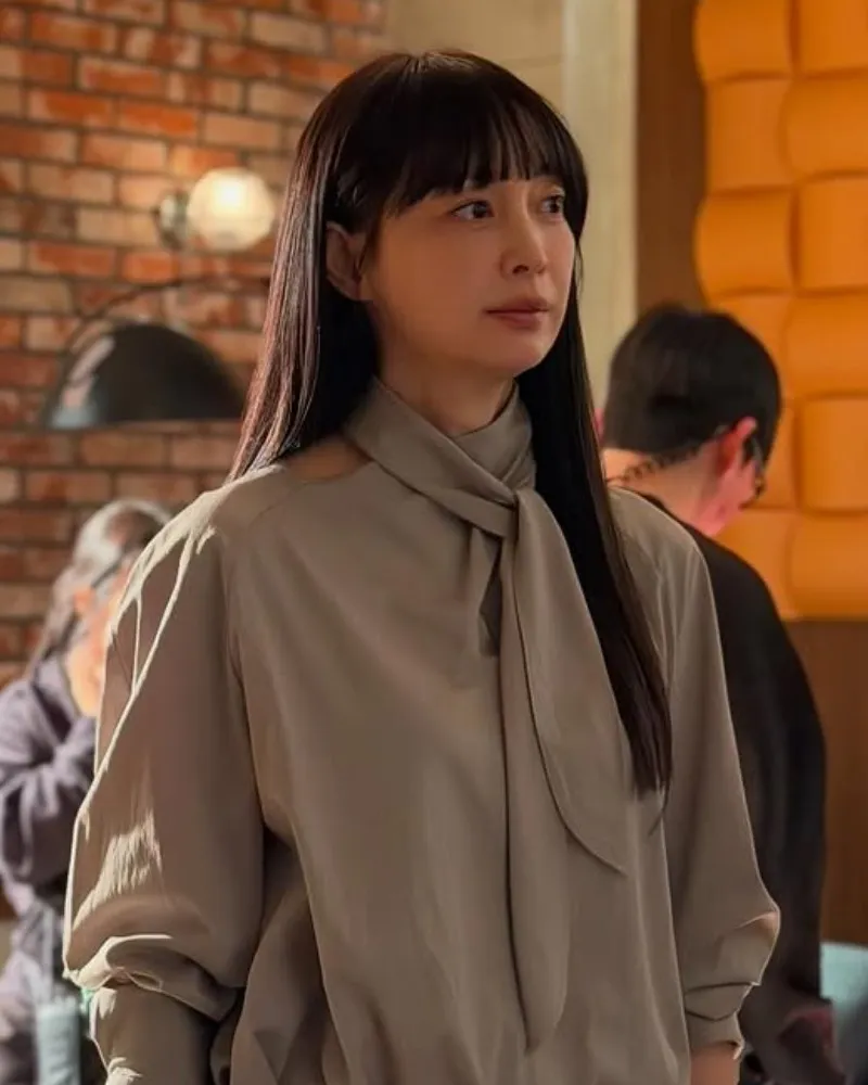 '♥원빈' 이나영, '아너' 촬영장서 오피스룩…"늙지도 않아"