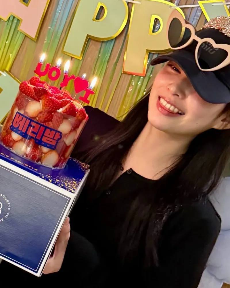 《Shining》金玟周，「女神降臨」顏值…清純美大爆發