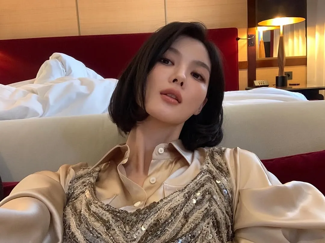 คิมยูจอง, อินสตาแกรม, แฟชั่นโชว์, มิลาน, Dear X, ละคร, แบคอาจิน