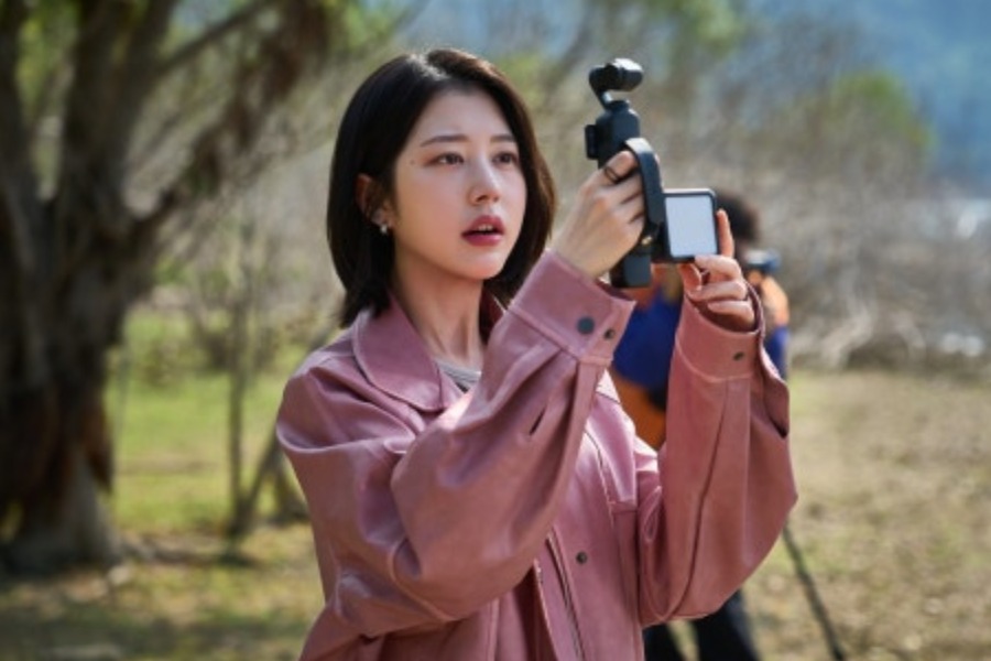 'Salmokji': Jang Da-a se convierte en PD de un canal de terror y da su primer salto al cine