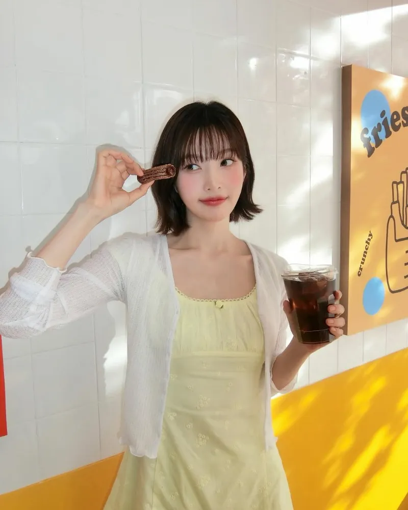 ♥ Crush chắc cũng phải đổ… Joy (Red Velvet), cắn một miếng churros sô-cô-la 'ăng'