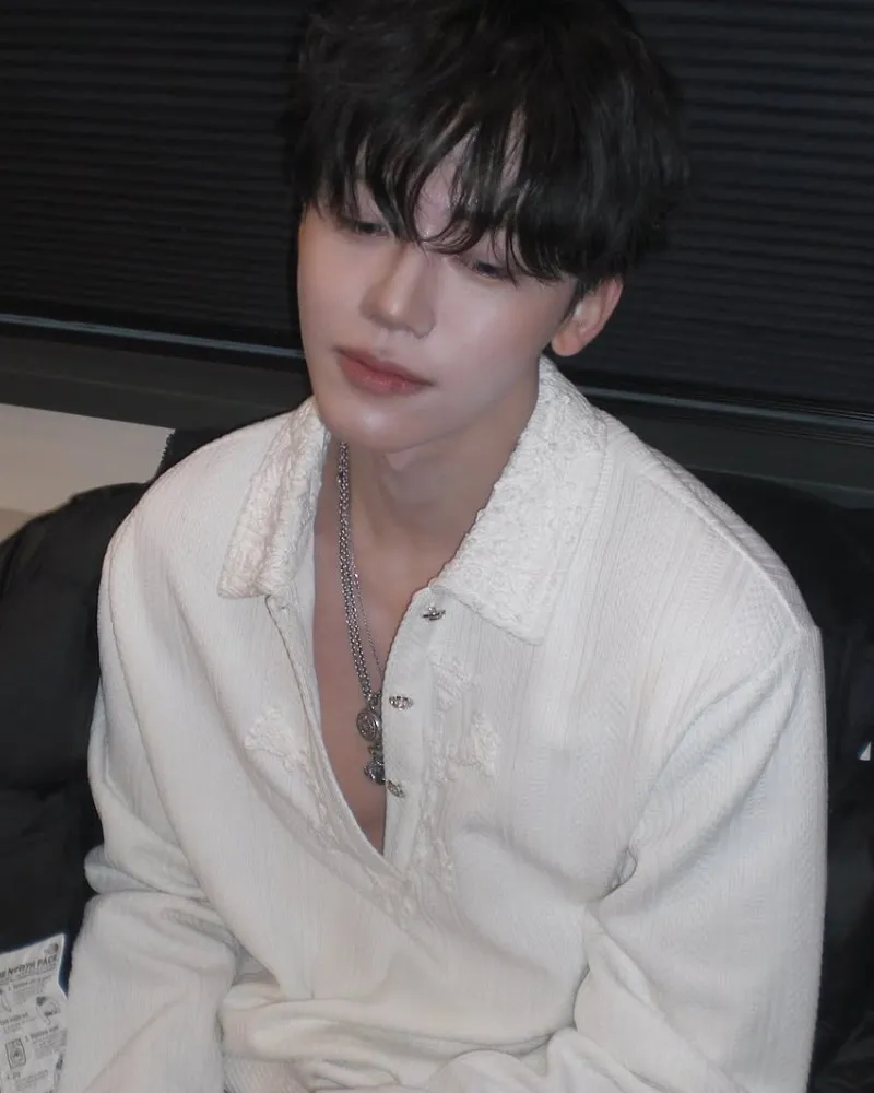 Jaemin do NCT exibe visual de “príncipe” que derrete até o frio