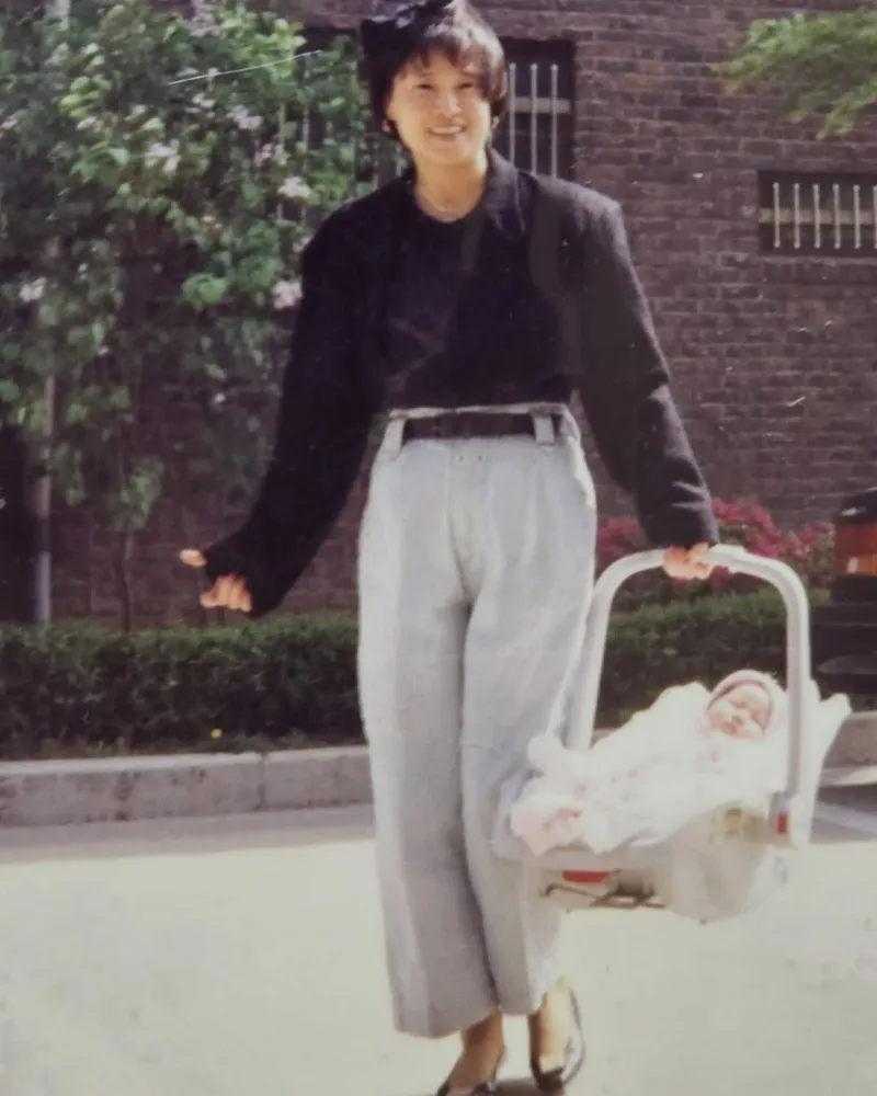 "바구니에 담긴 이 아이는 커서 유명한 '여배우'가 됩니다"