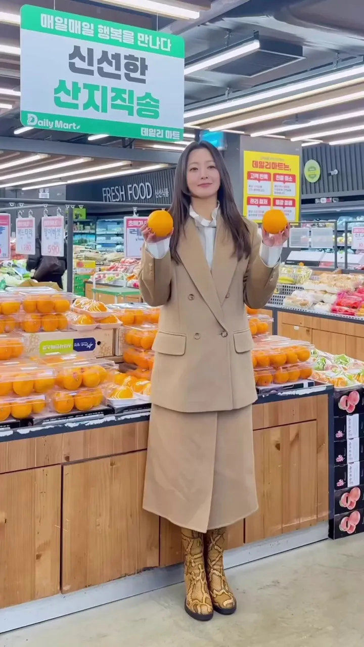 Kim Hee-sun, Instagram, adorável, com os fãs, interação