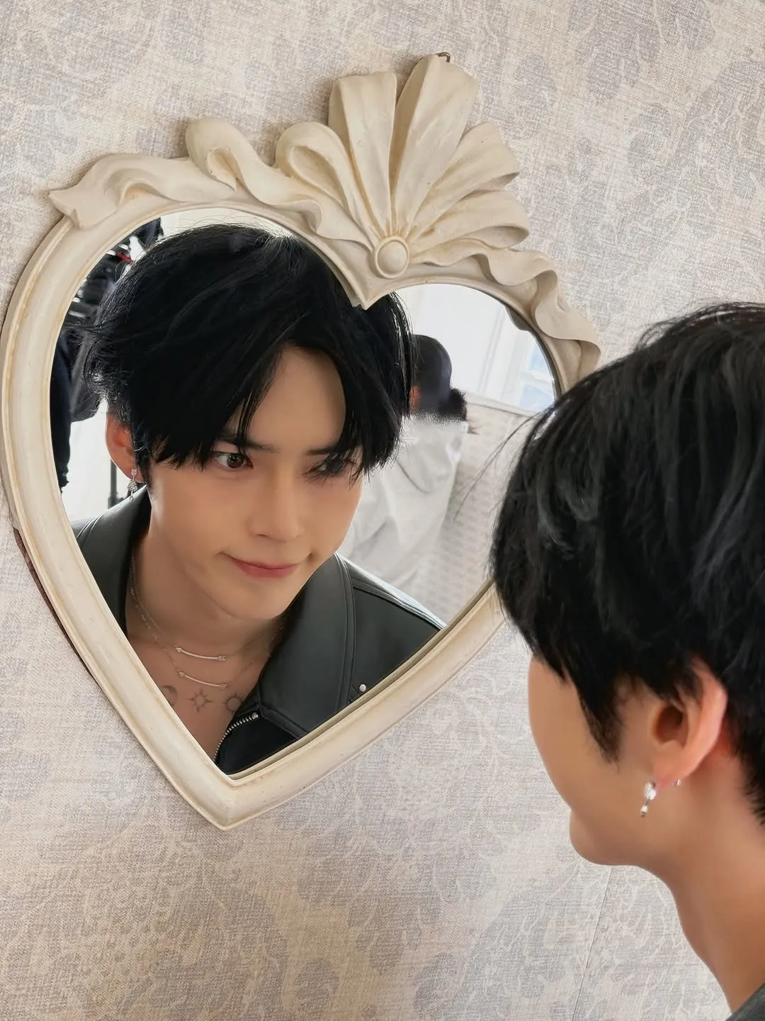 ZEROBASEONE, 偶像, 成漢彬, 施華洛世奇