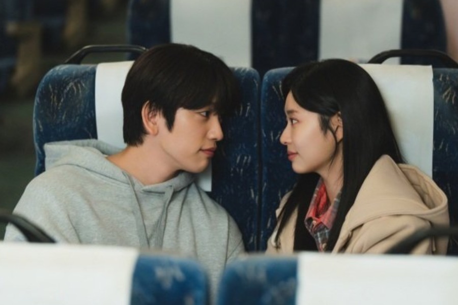 Minju Kim Opens Up About Heartfelt Moments With Jinyoung Park in 'The Shining' — "Like an Old Tree"