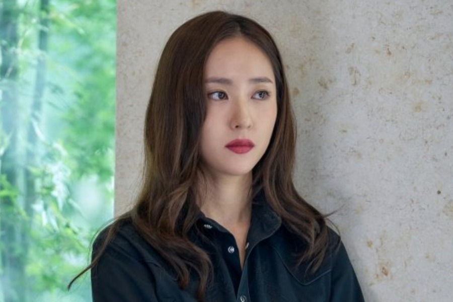 'Mad Concrete Dreams' Star Krystal Jung Becomes a Chaebol Heiress — "I Devoured the Script in One Sitting"