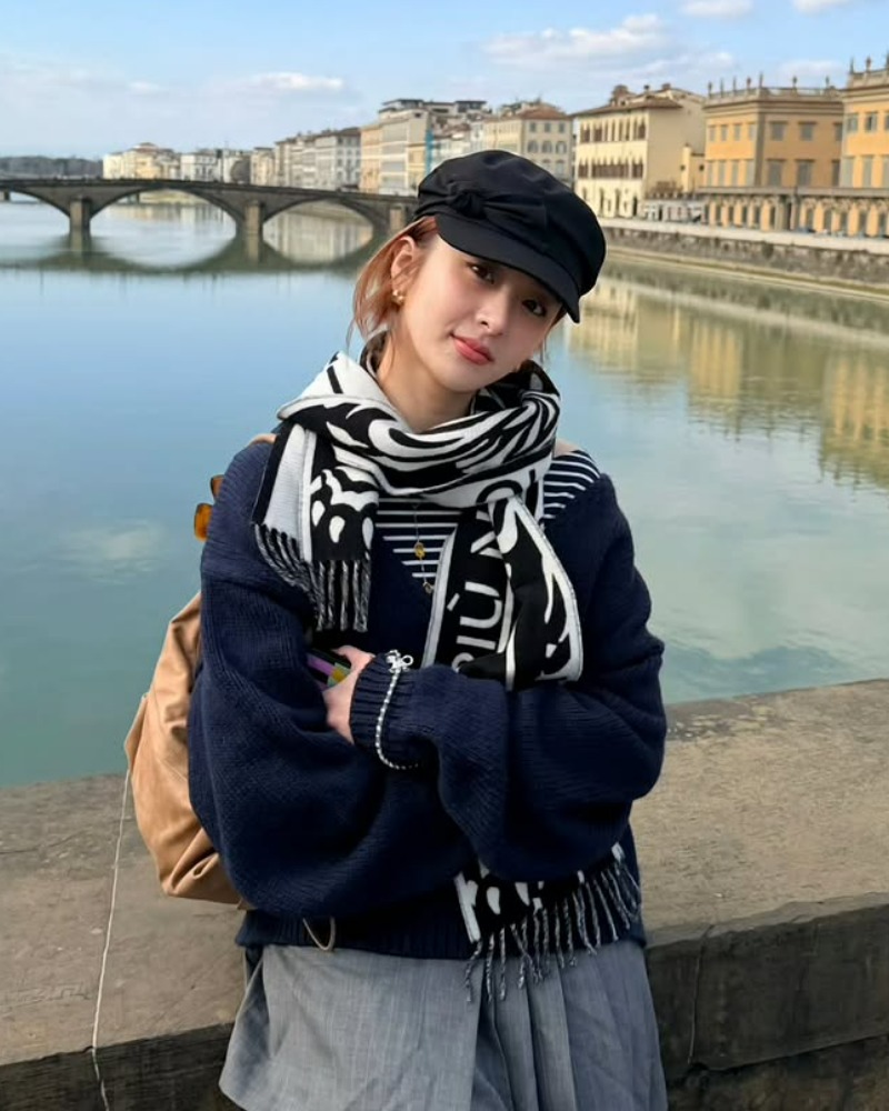 르세라핌 허윤진, 숨길 수 없는 패션 감각…세련 분위기 '가득'