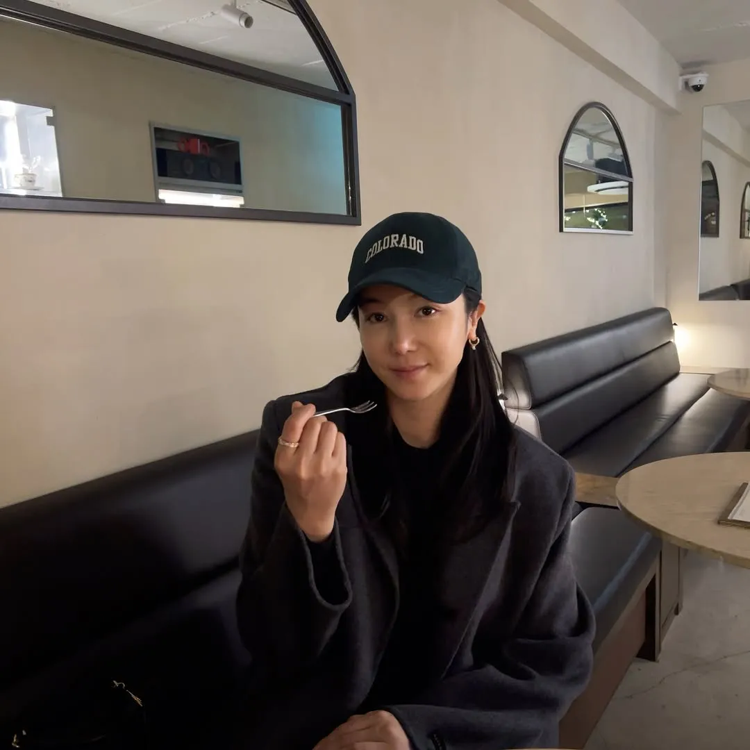 Kim Ok‑vin, Instagram, cotidiano, interação