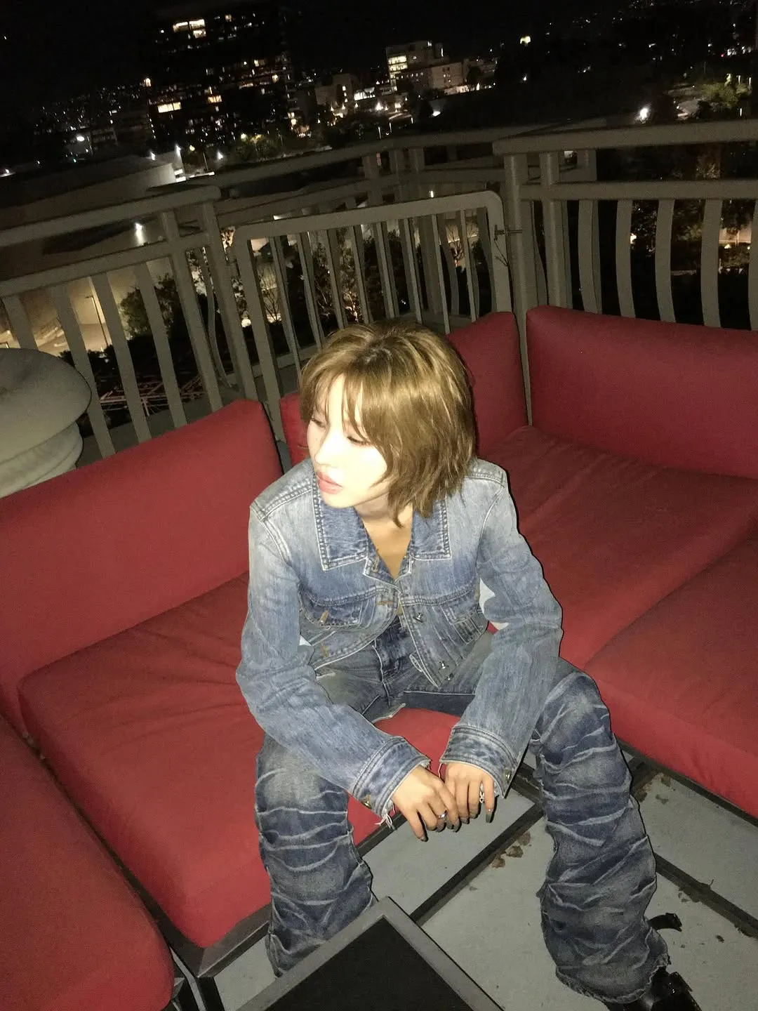 Jeon Soyeon, (G)I-DLE, look jeans com jeans, beleza andrógina, Don't Die, Odetari, Instagram