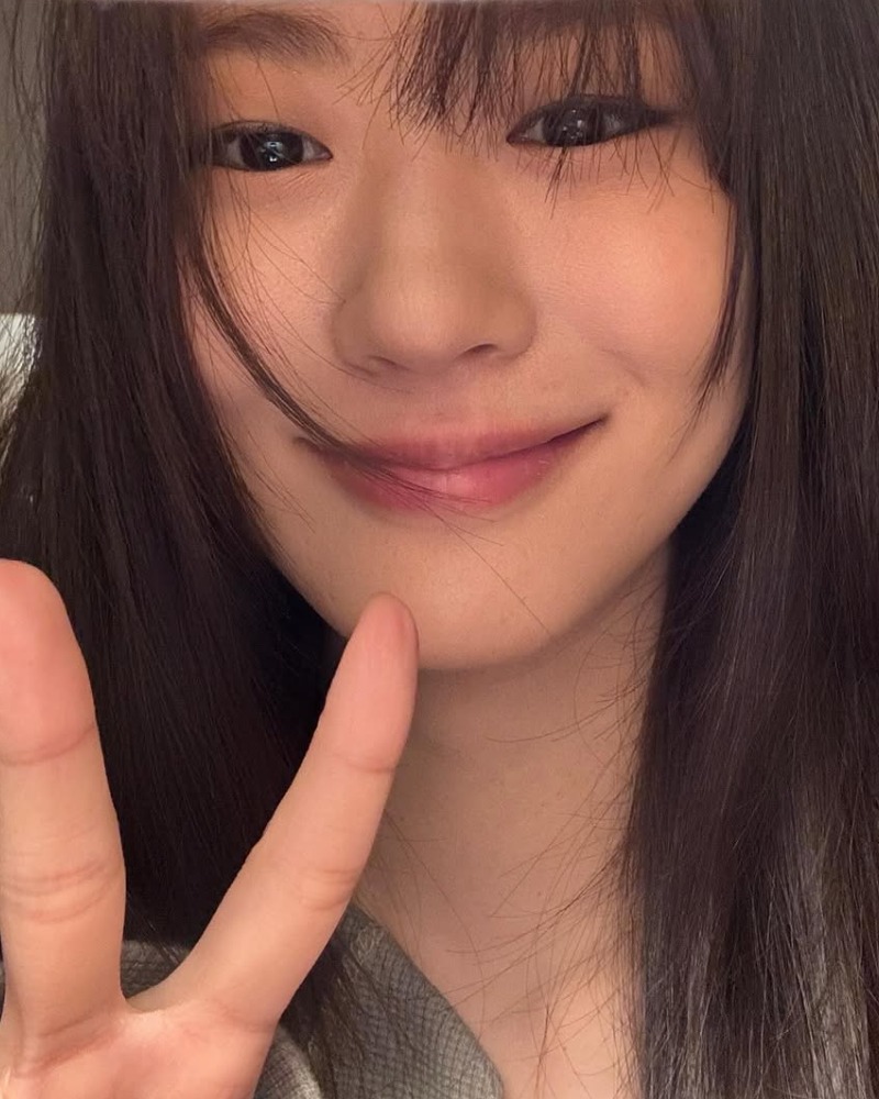 '넷플릭스 딸' 이이담, 수수한 매력 발산…"사진 더 주세요"