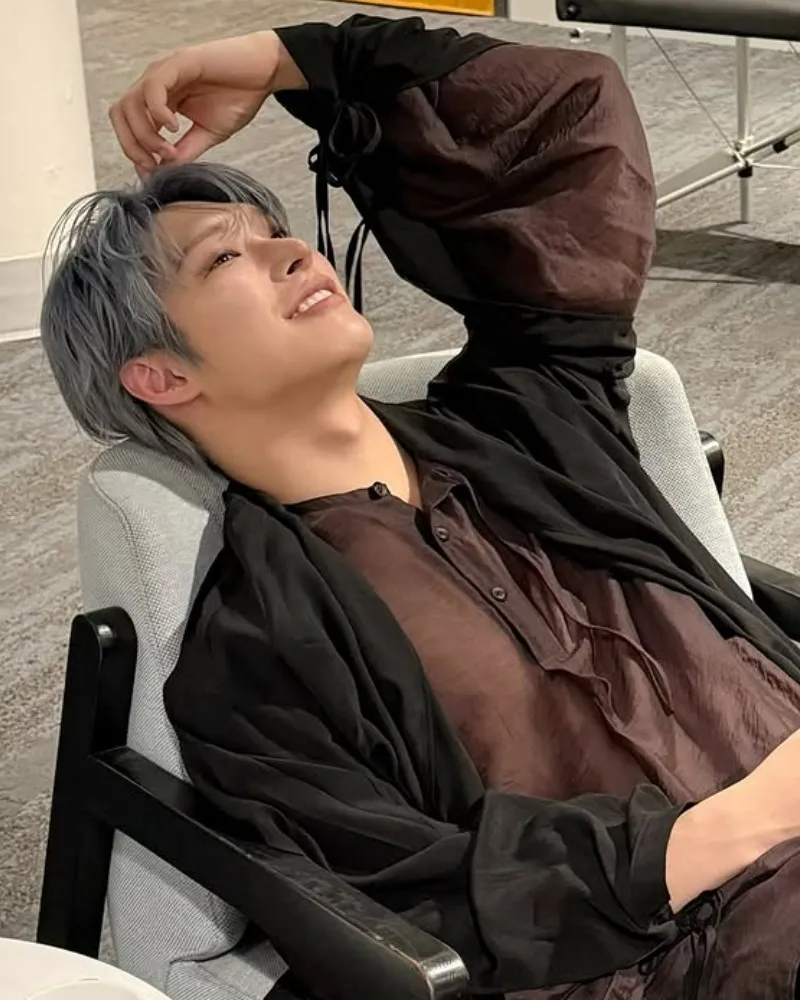 ATEEZ 宋旻起，藍髮也超適合…吸睛髮型奪目