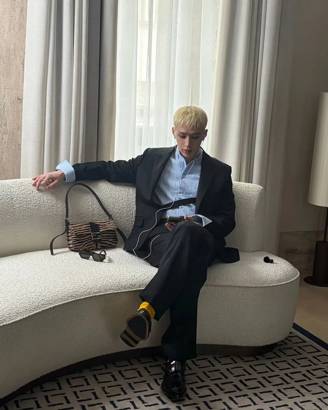 方燦, Instagram, Stray Kids, 金髮, 雕像, 顏值