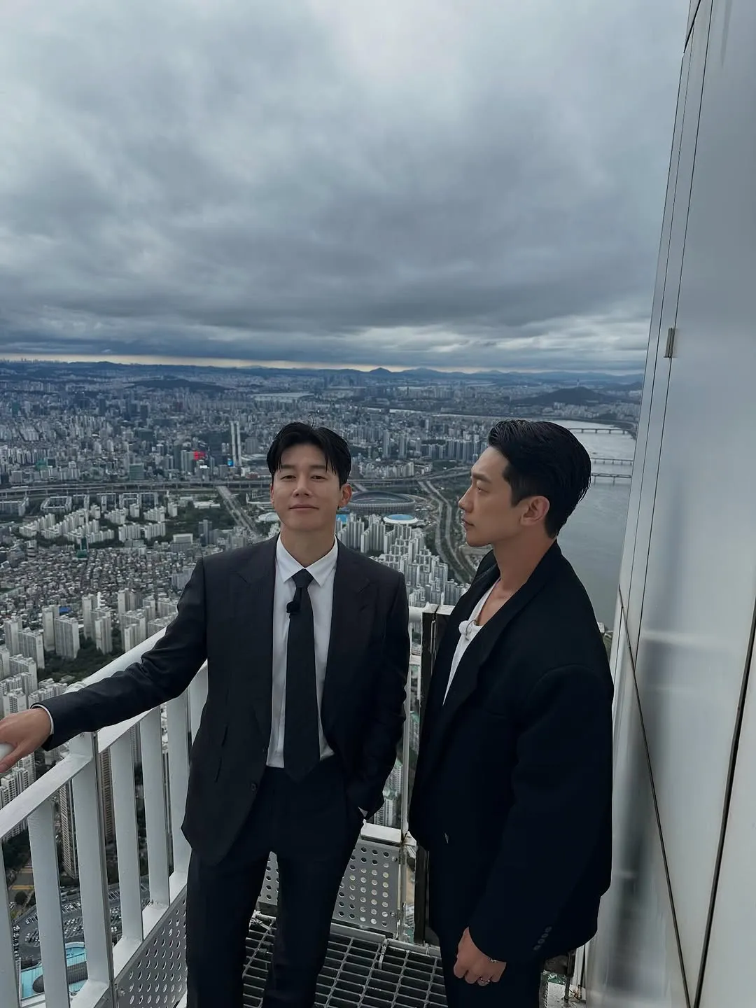 Kim Mu-yeol, Jung Ji-hoon, Rain, Pani Bottle, Lee Seung-hoon, programa de variedades, Crazy Tour, ENA