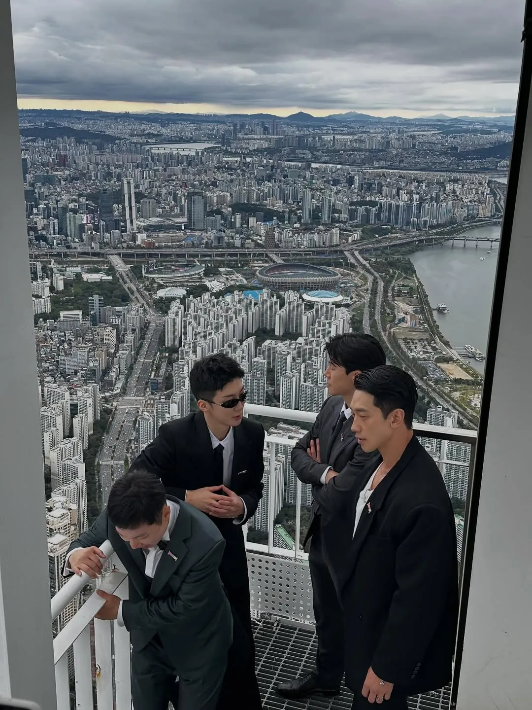 Kim Mu-yeol, Jung Ji-hoon, Rain, Pani Bottle, Lee Seung-hoon, programa de variedades, Crazy Tour, ENA